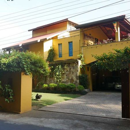 Yoho Home Away Home Kandy Kültér fotó